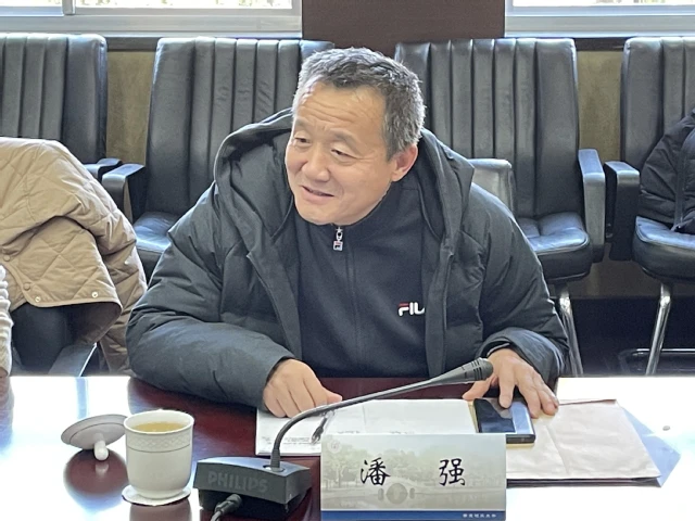 如何提高大前锋的篮球技巧和战术意识?_1